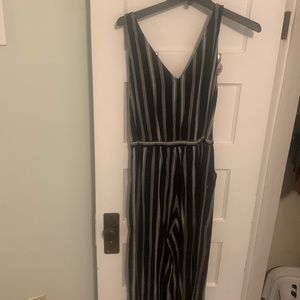Gap mid length jumpsuit with waist tie.